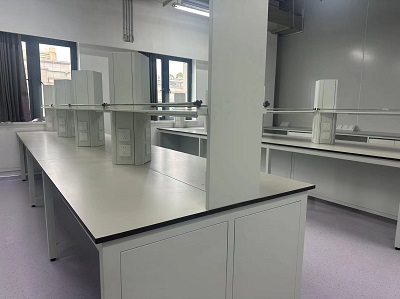 海南医学院实验室.jpg